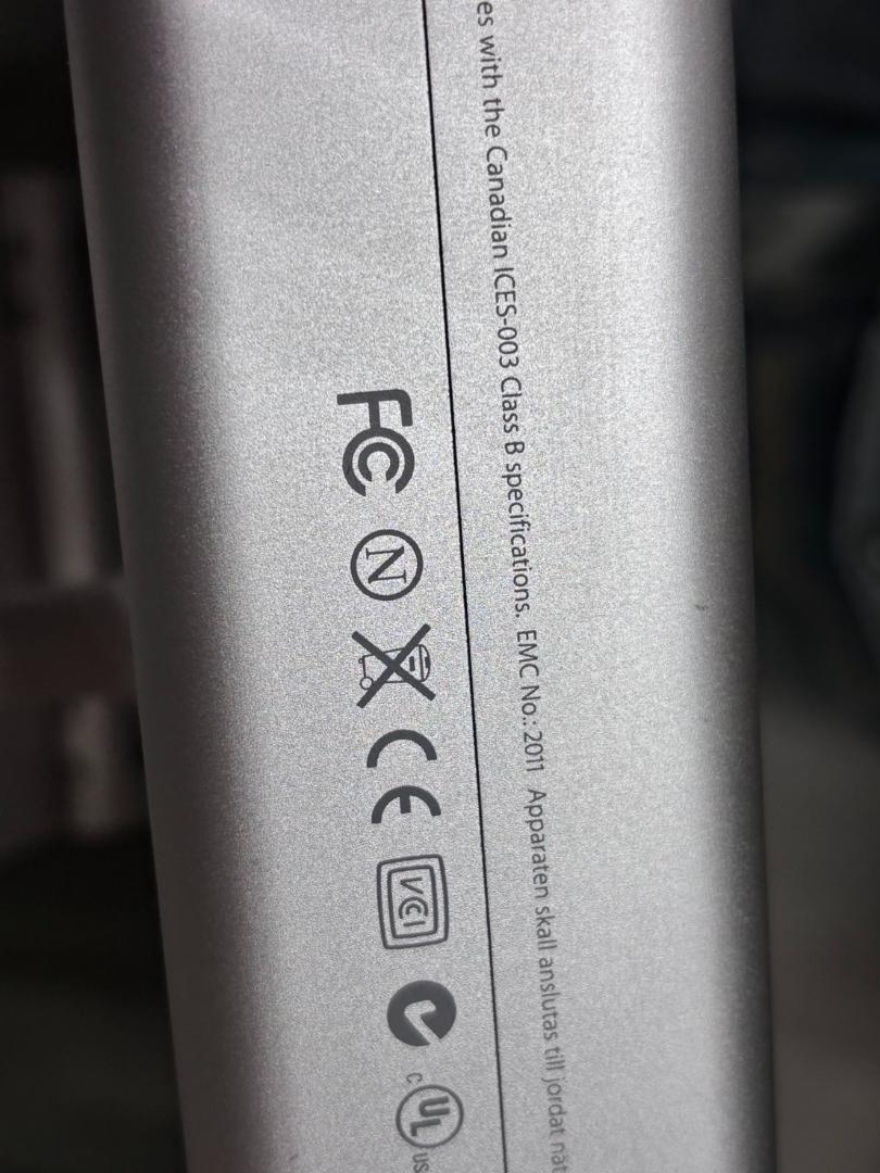 Apple CINEMA HD DISPLAY　A1083　ディスプレイ　③