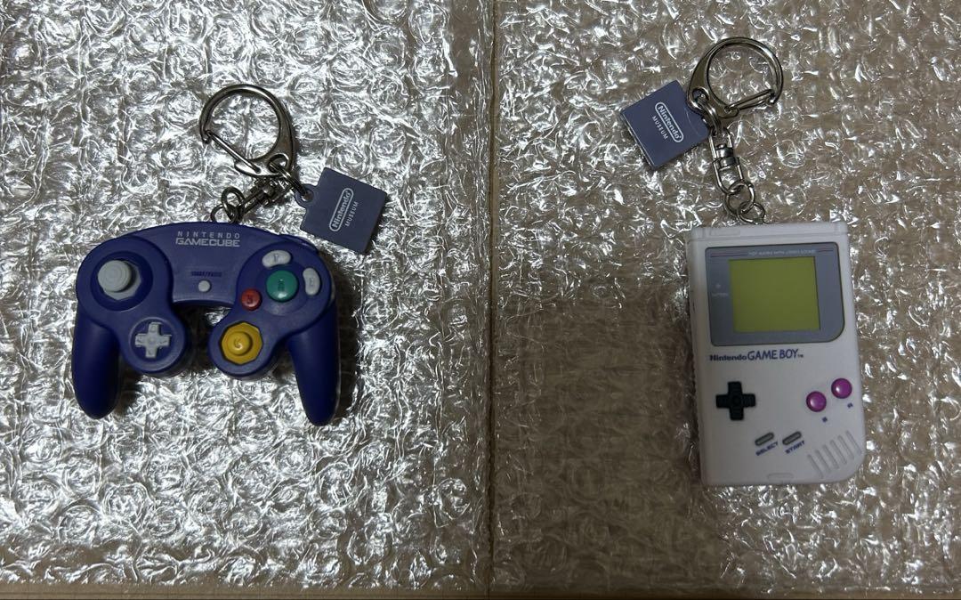 ニンテンドーミュージアム　ゲームハードキーホルダー　ゲームキューブ　ゲームボーイ