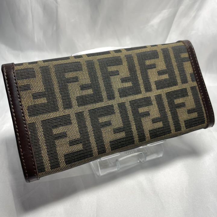 人気SALE人気 FENDI ズッカ柄 ダブルF金具 ブラウン lACom-m92401807068 フェンディ 折り長財布 2022送料無料