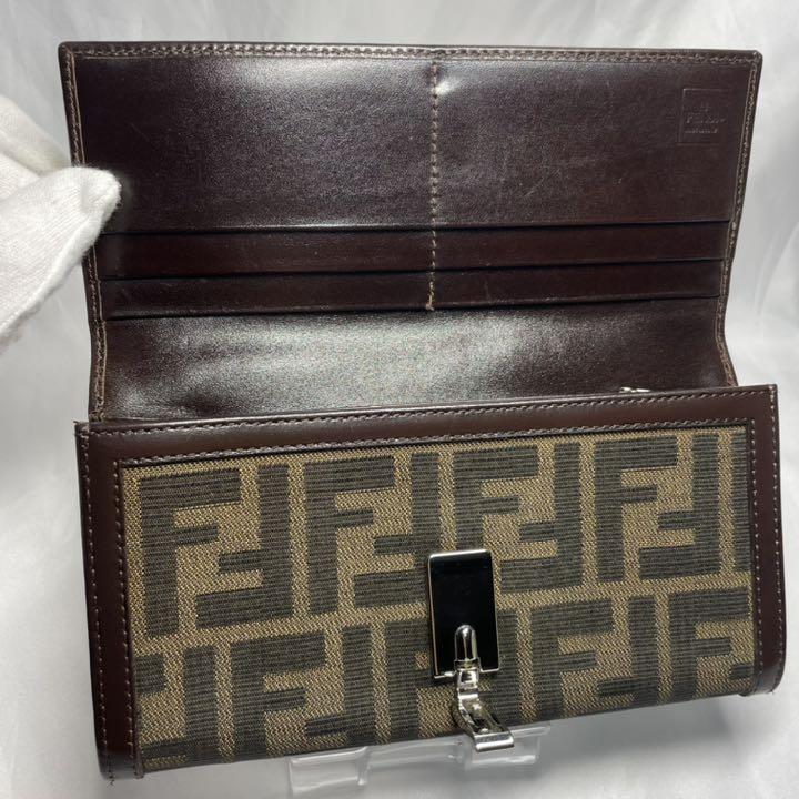 人気SALE人気 FENDI ズッカ柄 ダブルF金具 ブラウン lACom-m92401807068 フェンディ 折り長財布 2022送料無料
