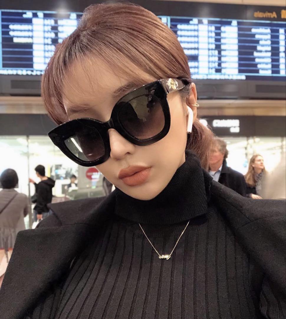 GUCCI サングラス　GG0208S 　スターモチーフ　スクエアサングラス