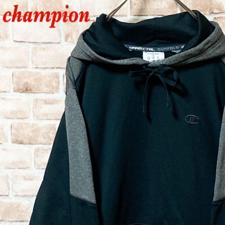 【海外モデル】champion プルオーバー　パーカー　刺繍ワンポイント