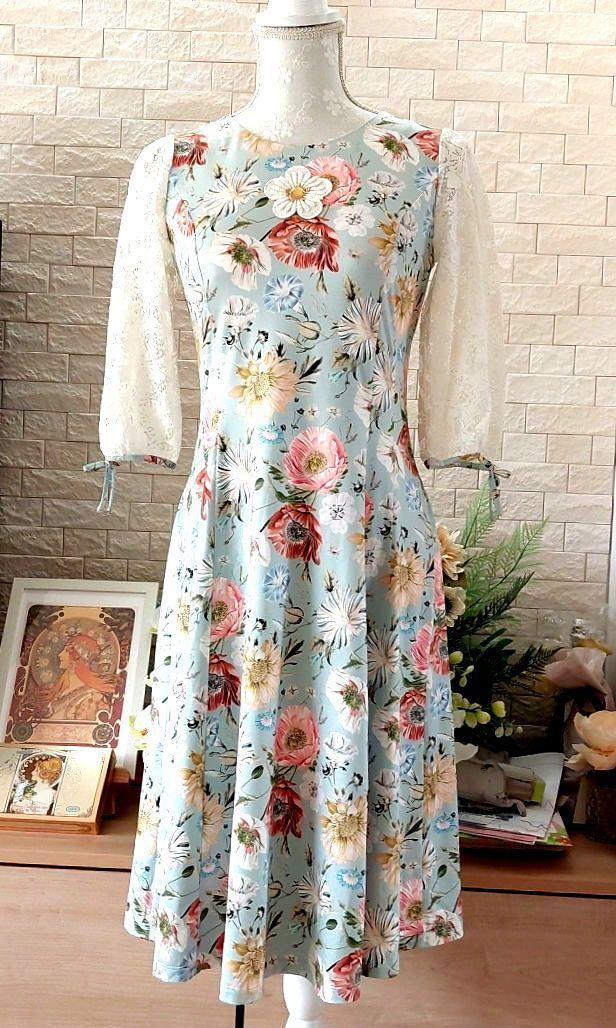 ❣️未使用極美品❣️水色花柄レース袖フレヤーワンピース
