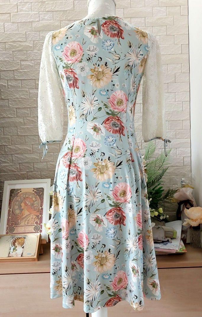❣️未使用極美品❣️水色花柄レース袖フレヤーワンピース