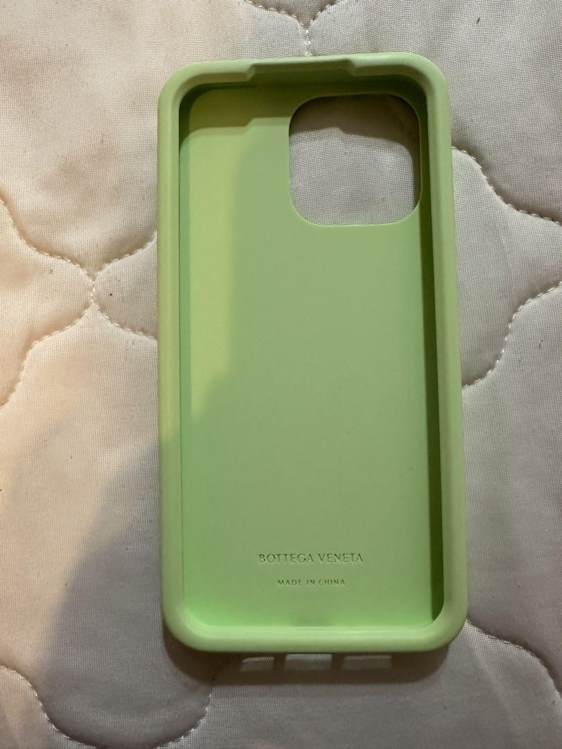 Bottega Veneta グリーン iPhone14promax ケース Bottega Veneta® Men's iPhone 14 Pro Case in Emerald green
