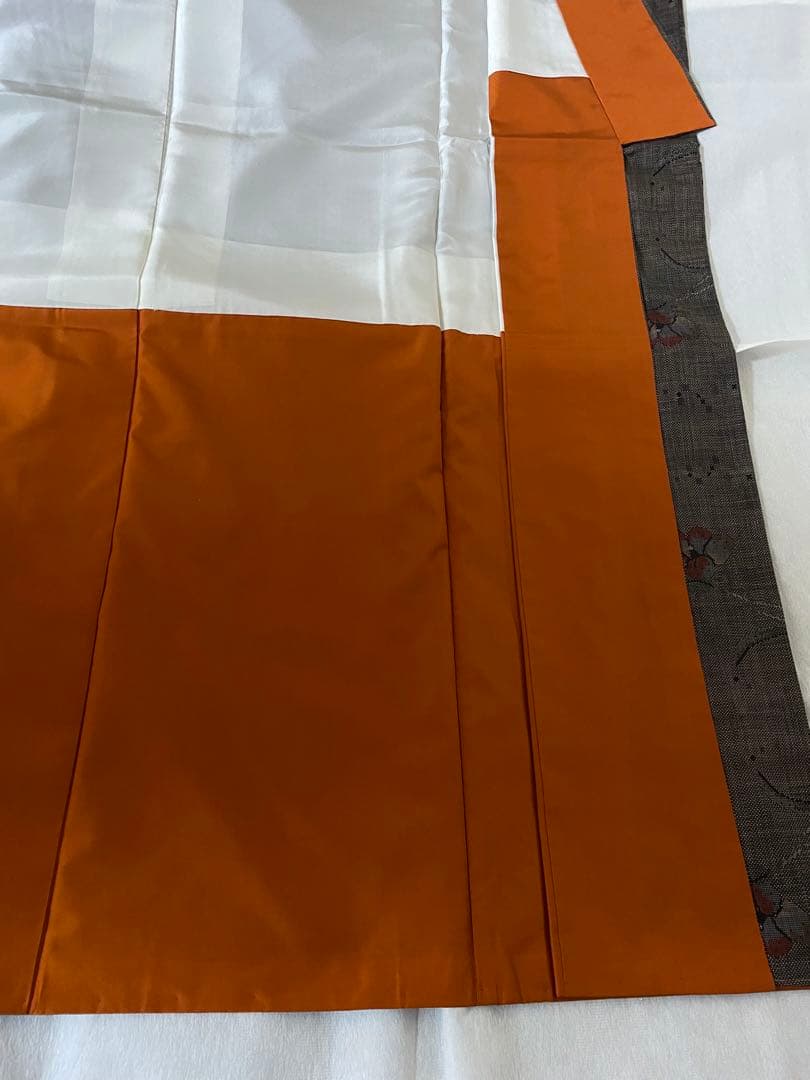 トールサイズ 本場奄美大島紬 絹 裄丈70 身丈169 証紙付 未使用 しつけ付 トールサイズ 本場奄美大島紬 絹 裄丈70 身丈169 証紙付 未使用 しつけ付