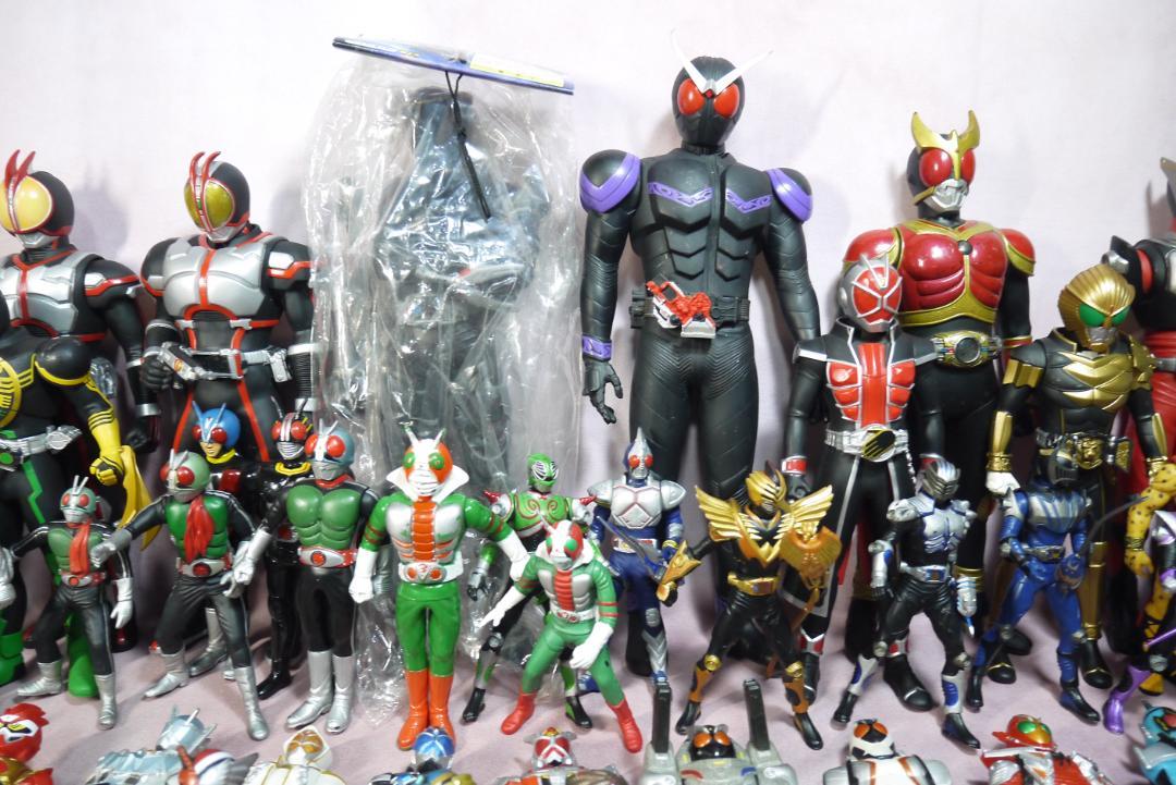 レジェンドライダーシリーズ　ビッグサイズソフビフィギュアなど　100体