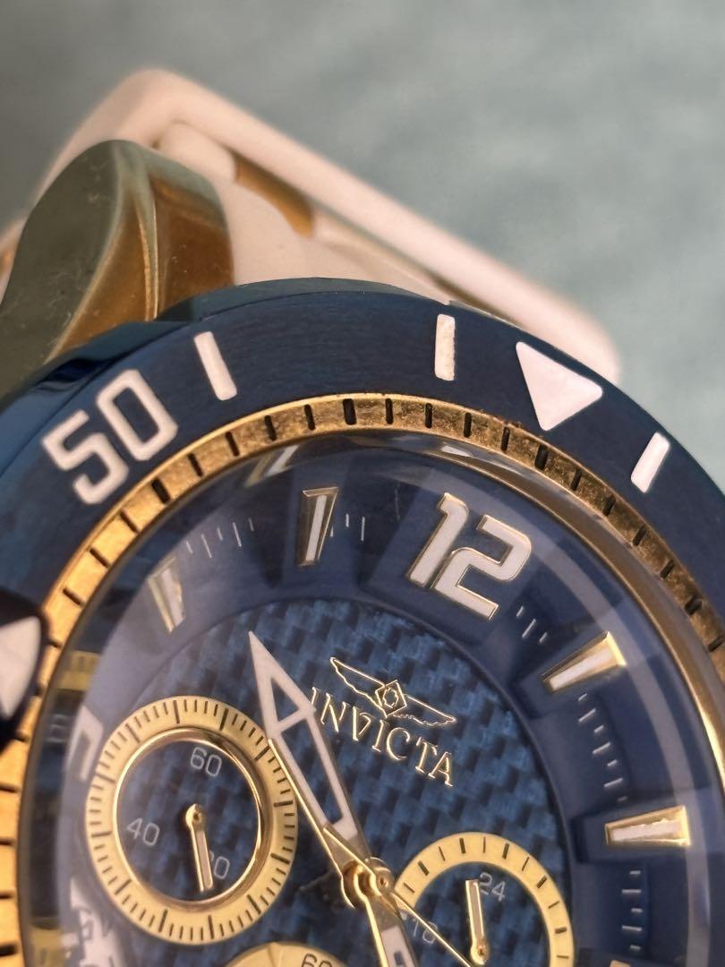 INVICTA ホワイトシリコンバンド
