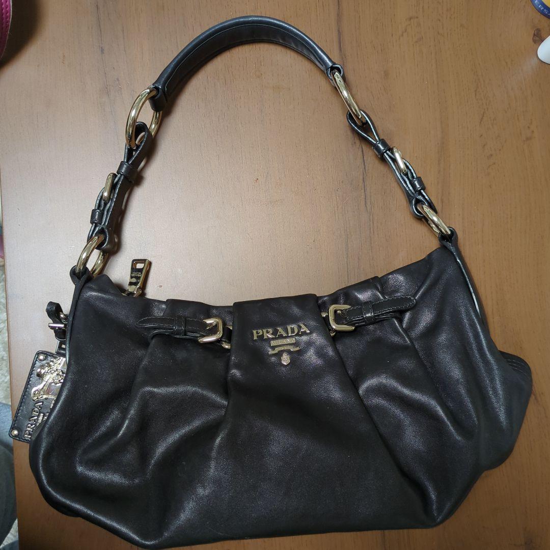 PRADA 黒 レザー ショルダーバッグ