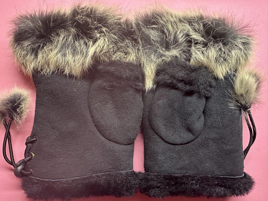 UGG ファー付き　手袋　黒