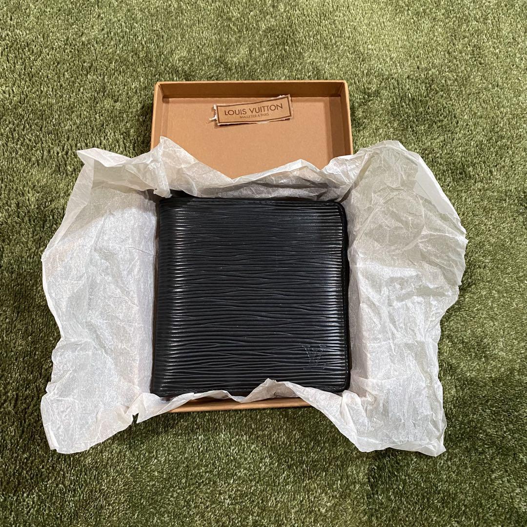 ルイヴィトン LOUIS VUITTON エピ マルコ 二つ折り財布