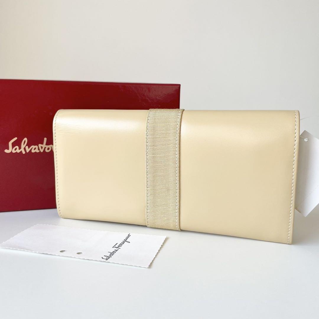 【新品・保管品】Salvatore Ferragamo 長財布 リボンモチーフ