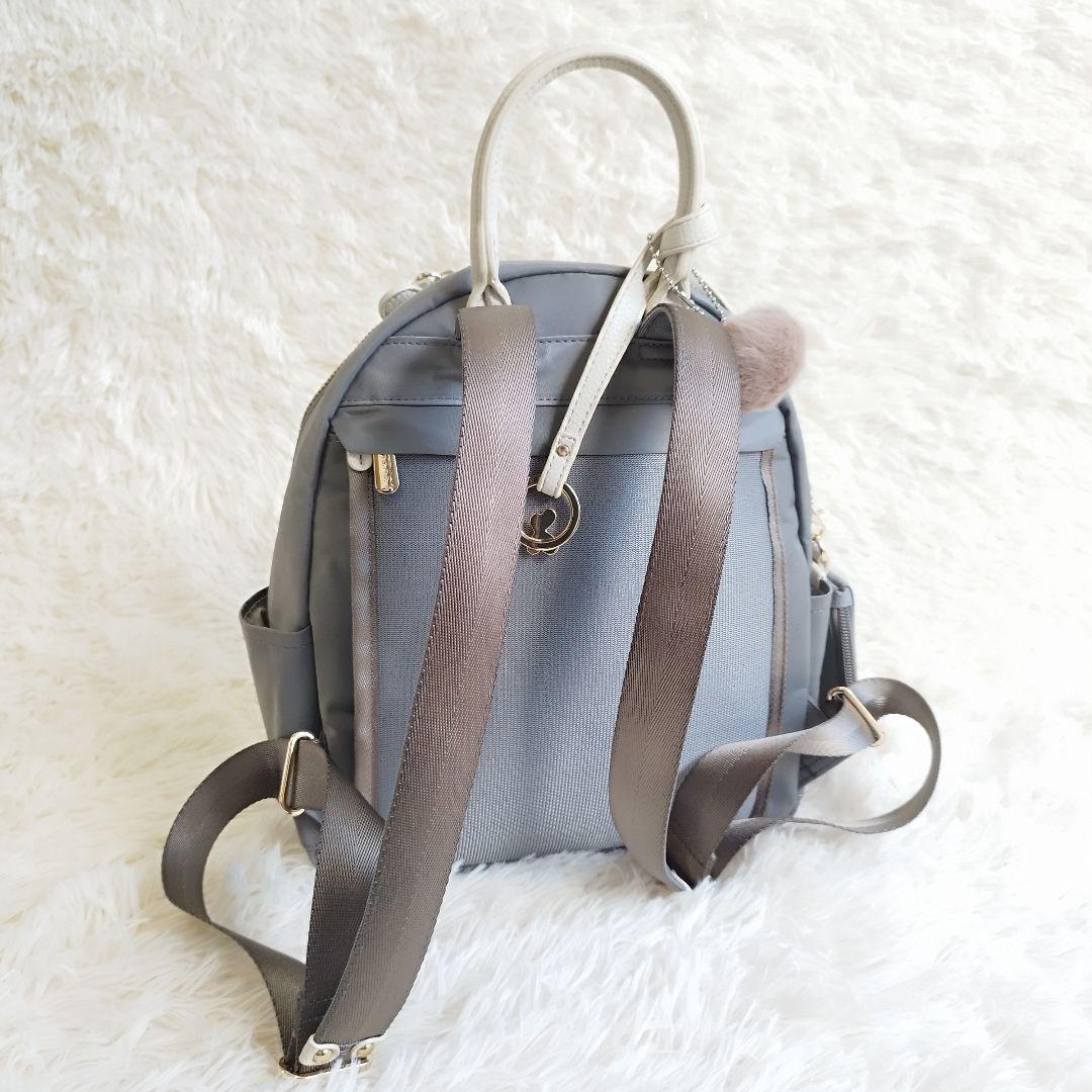 極美品✨カナナプロジェクト　リュック　グレー　チャーム付き　レディース