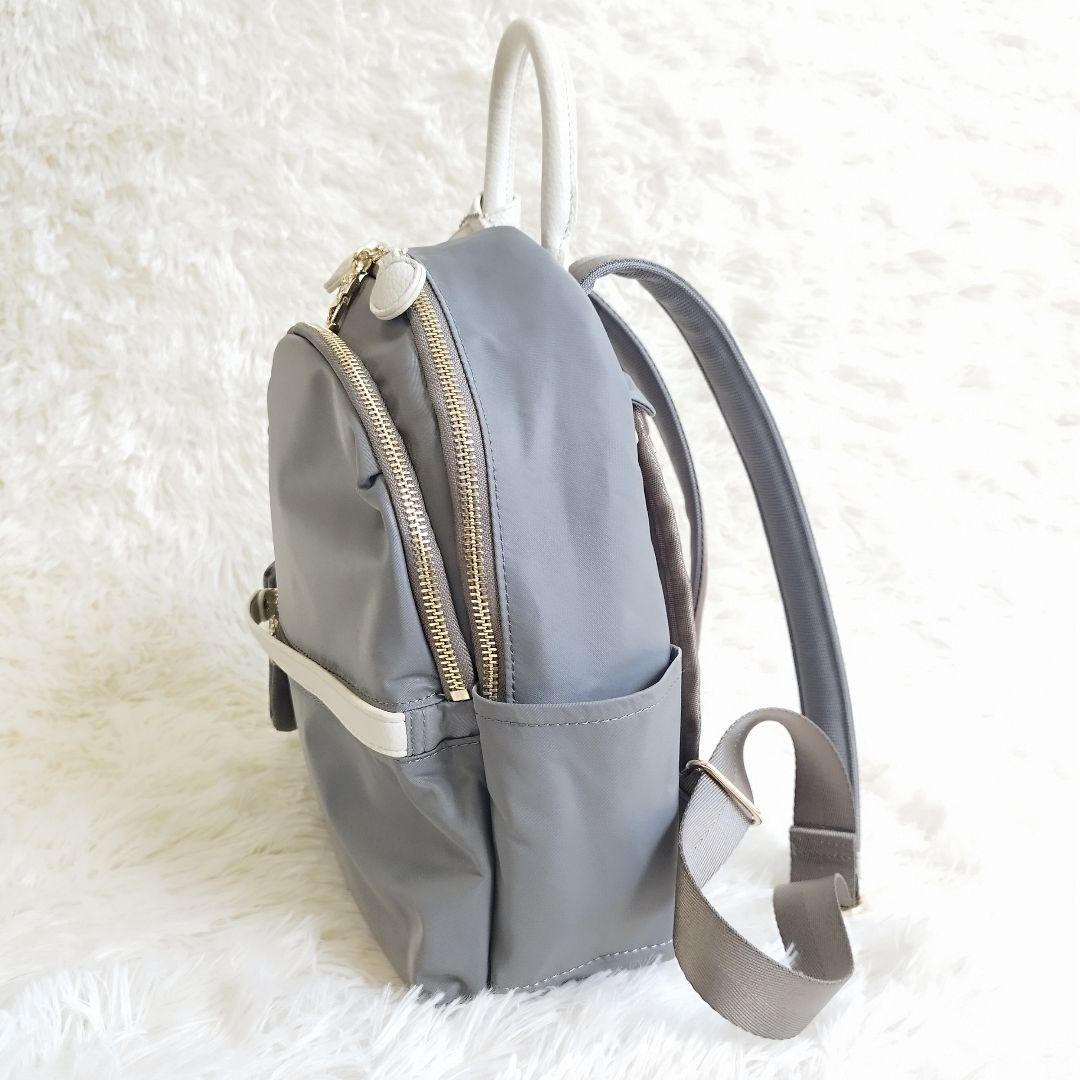 極美品✨カナナプロジェクト　リュック　グレー　チャーム付き　レディース