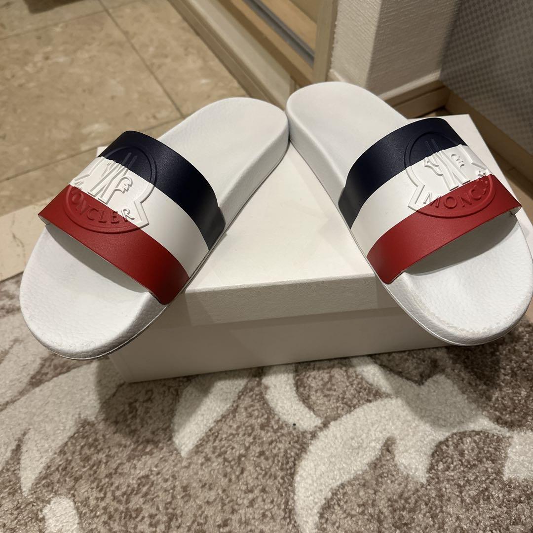 MONCLER ロゴ入りスライドサンダル
