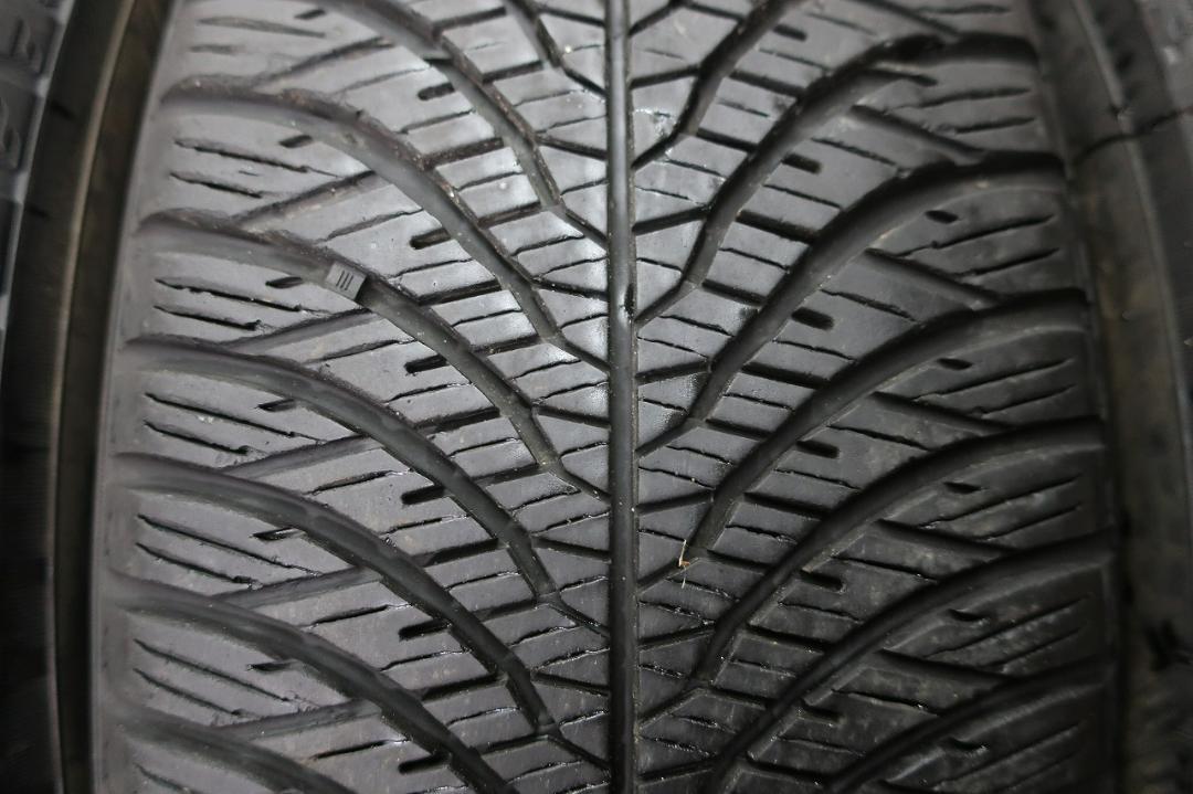 tr115様送料込　ヨコハマ　ブルーアース　4S　AW21　215/60R17