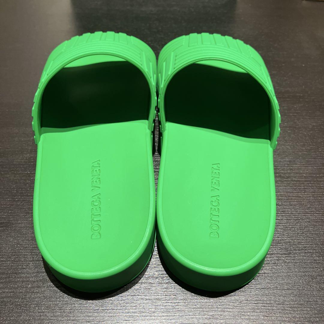 【BOTTEGA VENETA】 ラバー スライドサンダル 関税/送料込 関税負担なし☆BOTTEGA VENETA スライダー ラバーサンダル