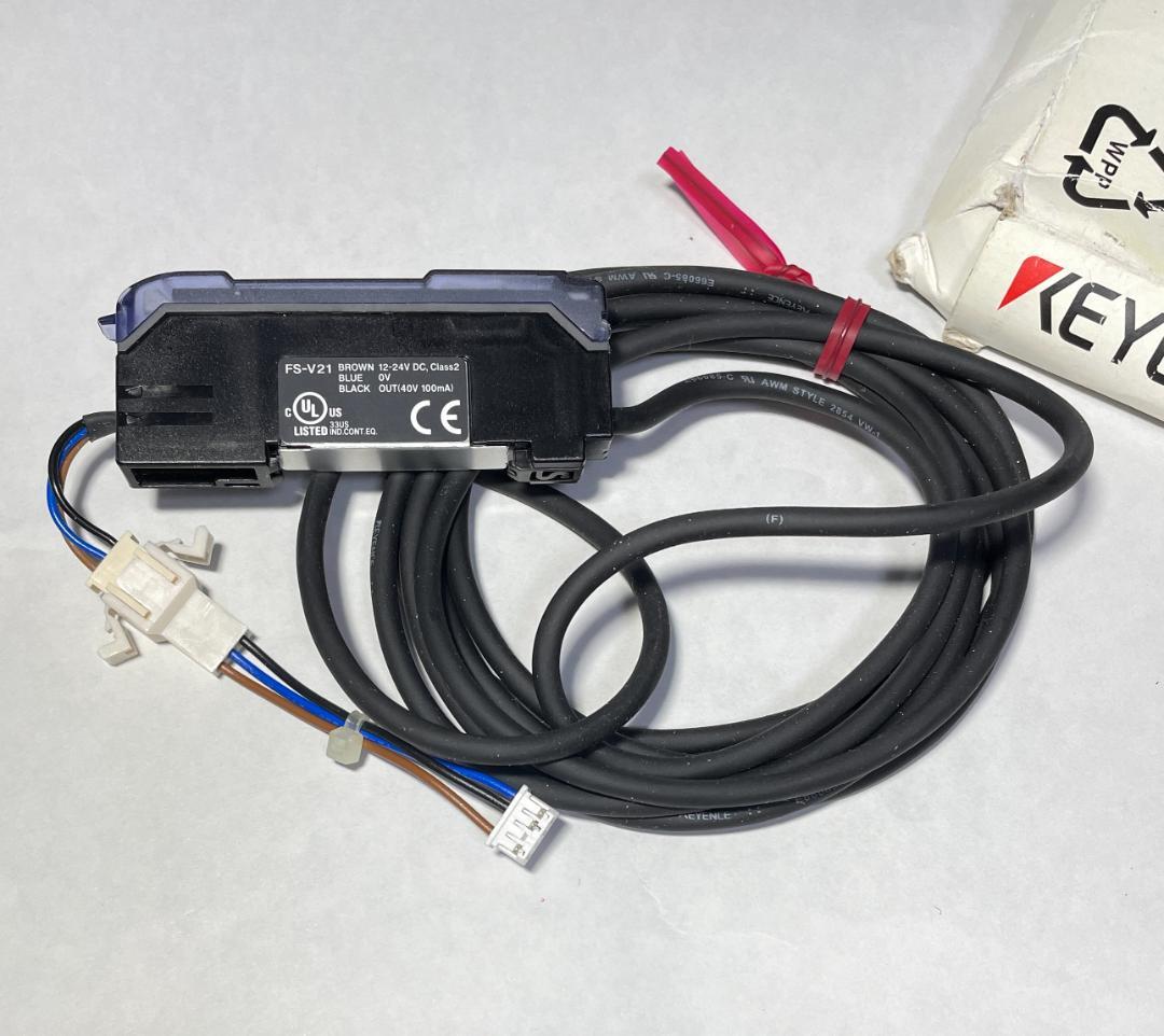 KEYENCE （キーエンス）FS-V21　ファイバアンプ ケーブルタイプ