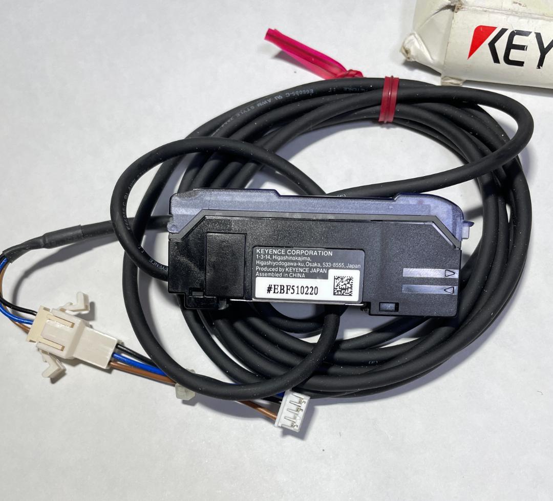 KEYENCE （キーエンス）FS-V21　ファイバアンプ ケーブルタイプ
