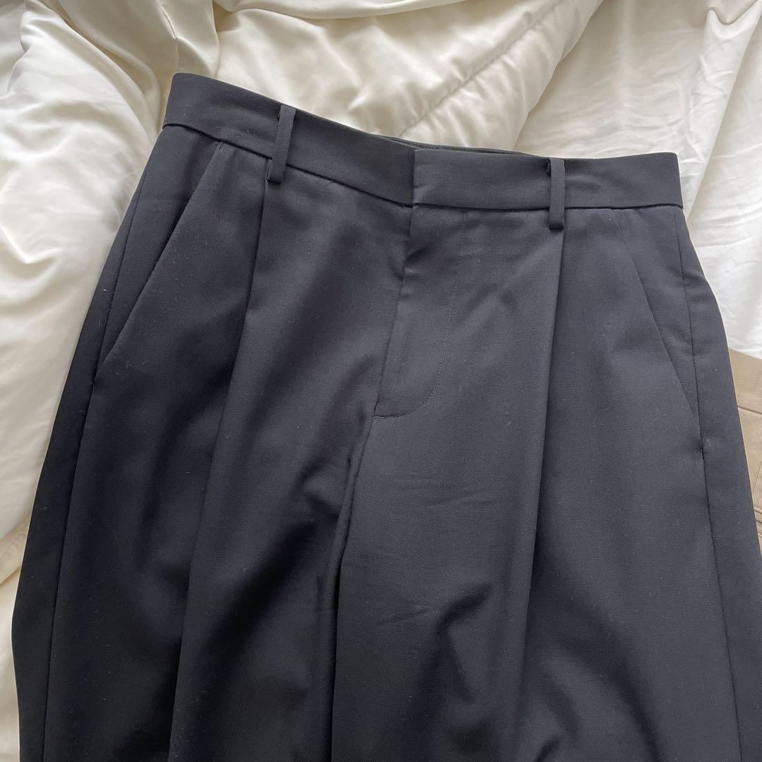 タックパンツ
