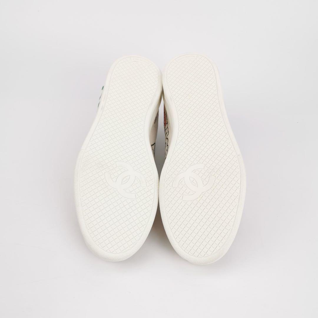 CHANEL × Pharrell コラボ カラーブロック ロゴ スニーカー CHANEL × Pharrell コラボ カラーブロック ロゴ スニーカー