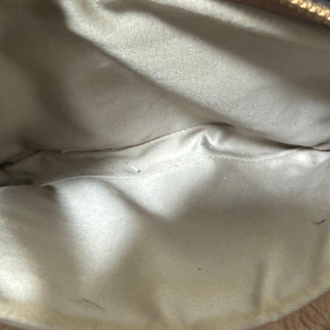 MIUMIU ミュウミュウ カメラバック マドラス ショルダー レザー シボ 黒 MIUMIU ミュウミュウ カメラバック マドラス ショルダー レザー シボ 黒