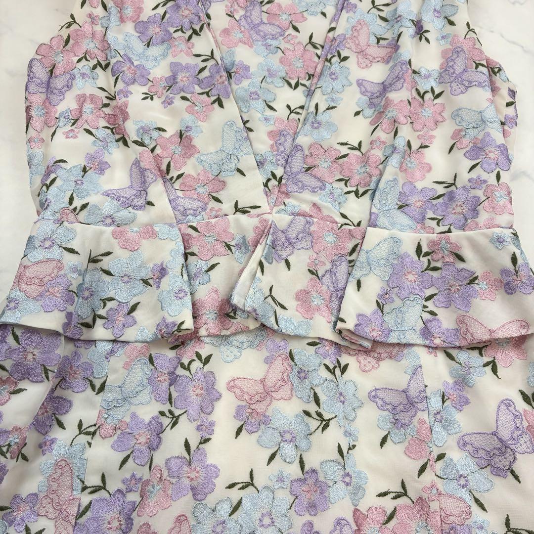 TOCCA　総刺繍 ひざ丈ワンピース　花柄 バタフライペプラム　6サイズ　蝶 TOCCA 総刺繍 ひざ丈ワンピース 花柄 バタフライペプラム 6