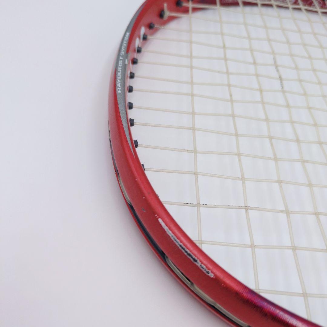 YONEX