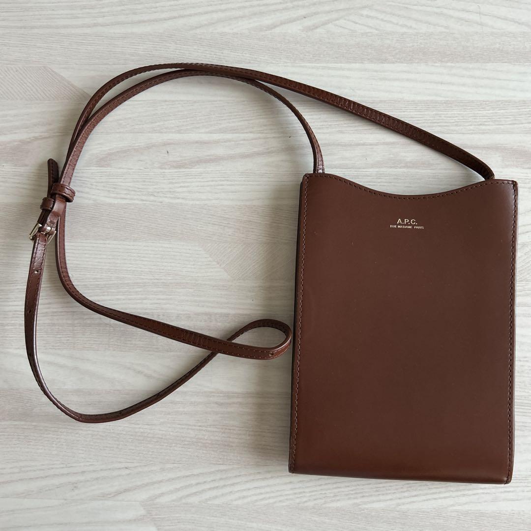 A.P.C スマホショルダー