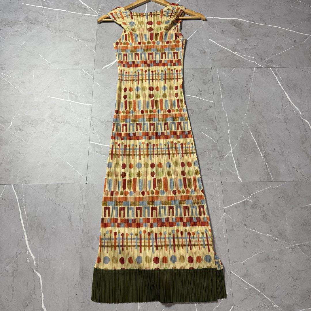 【極美品】PLEATS PLEASE プリーツ　総柄　ノースリーブワンピース