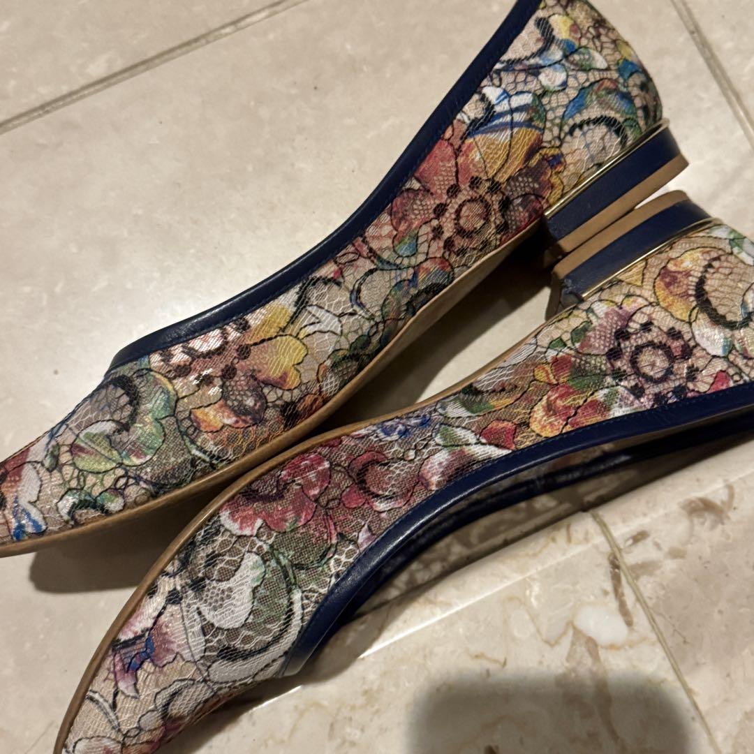 美品♡フラワーレースパンプス