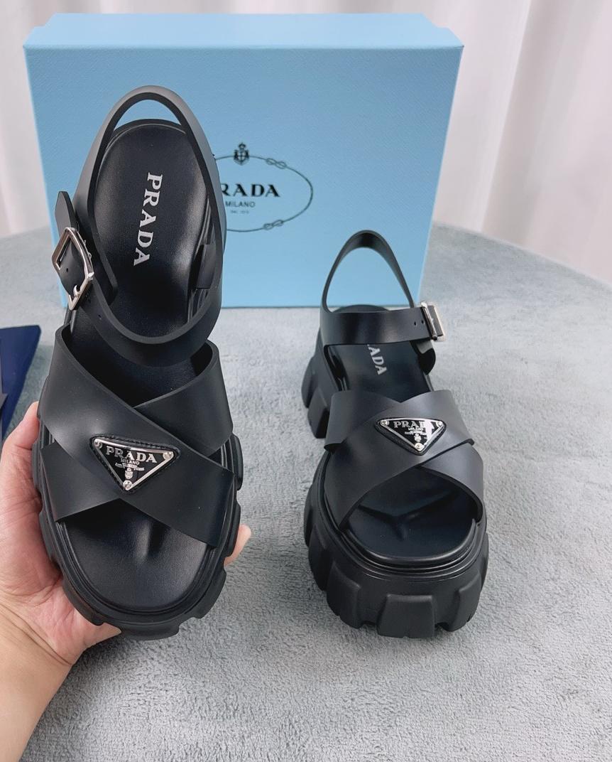 PRADA ブラック スポーツサンダル