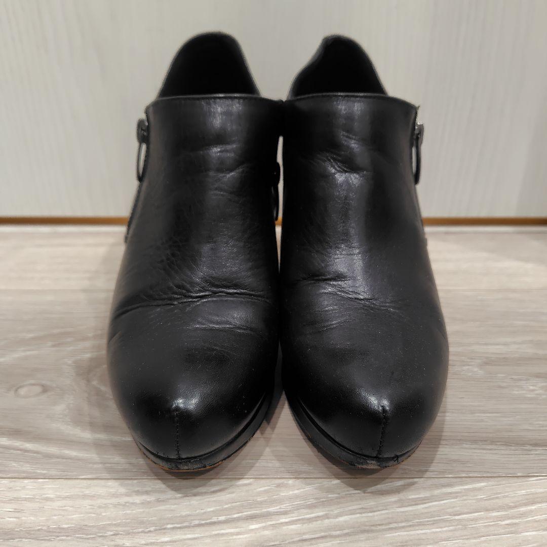 Clarks クラークス　黒レザーブーティ ジッパー 高ヒール　ショートブーツ
