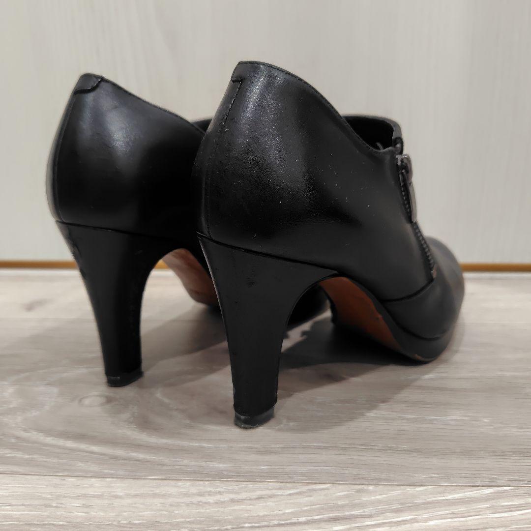Clarks クラークス　黒レザーブーティ ジッパー 高ヒール　ショートブーツ