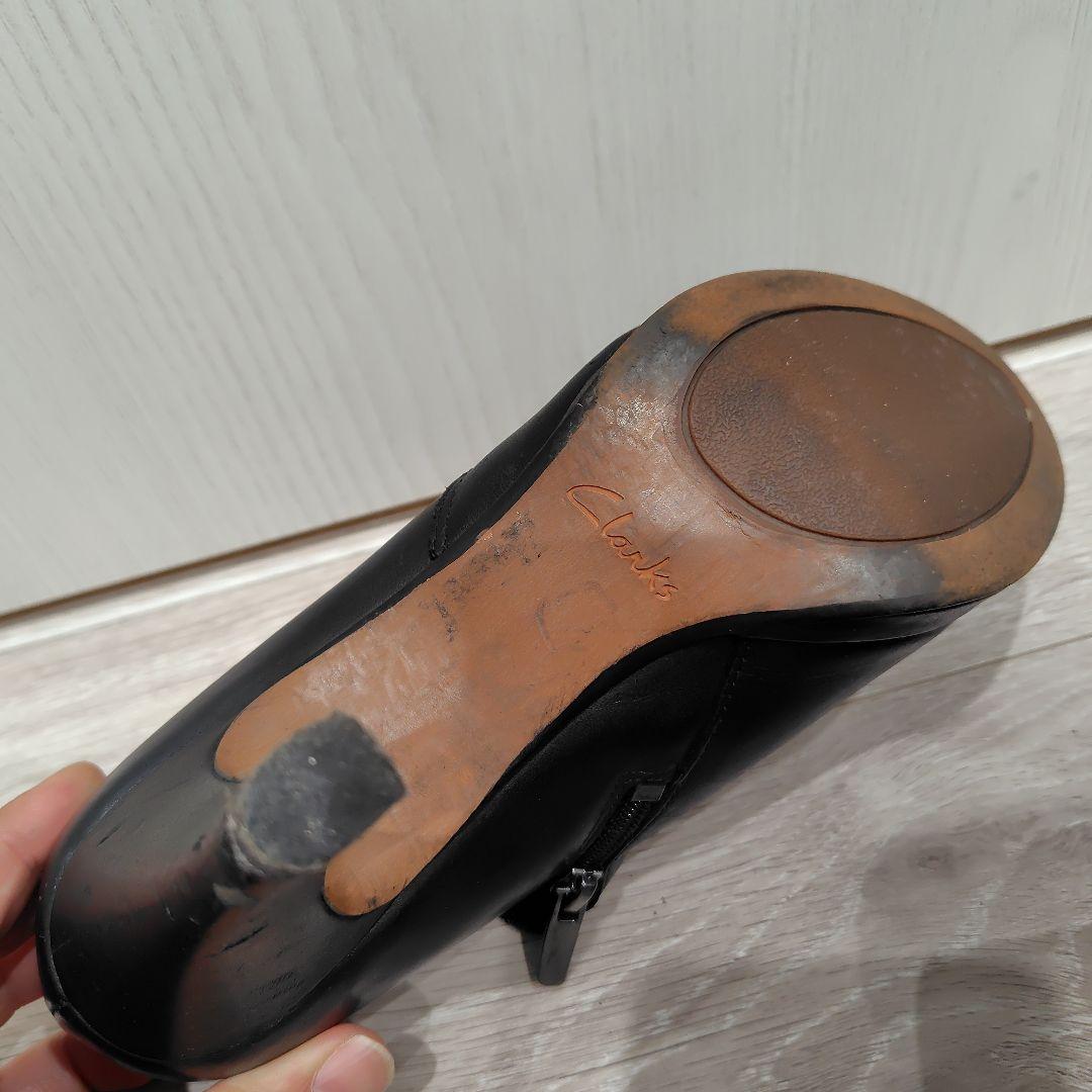 Clarks クラークス　黒レザーブーティ ジッパー 高ヒール　ショートブーツ