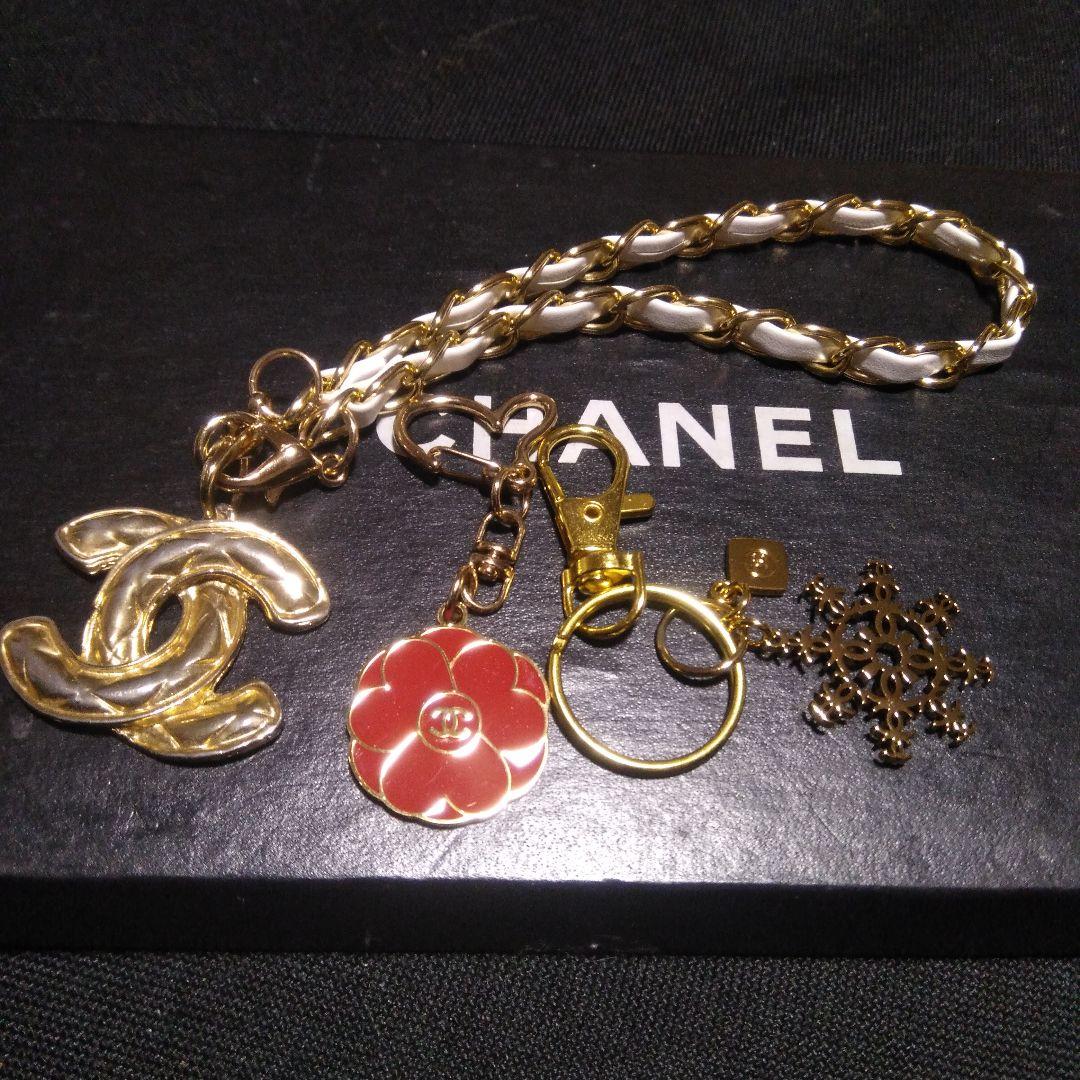 CHANEL2024クリスマス限定チャ―ム&オ―ルドシャネルパ―ツ オマケ付き