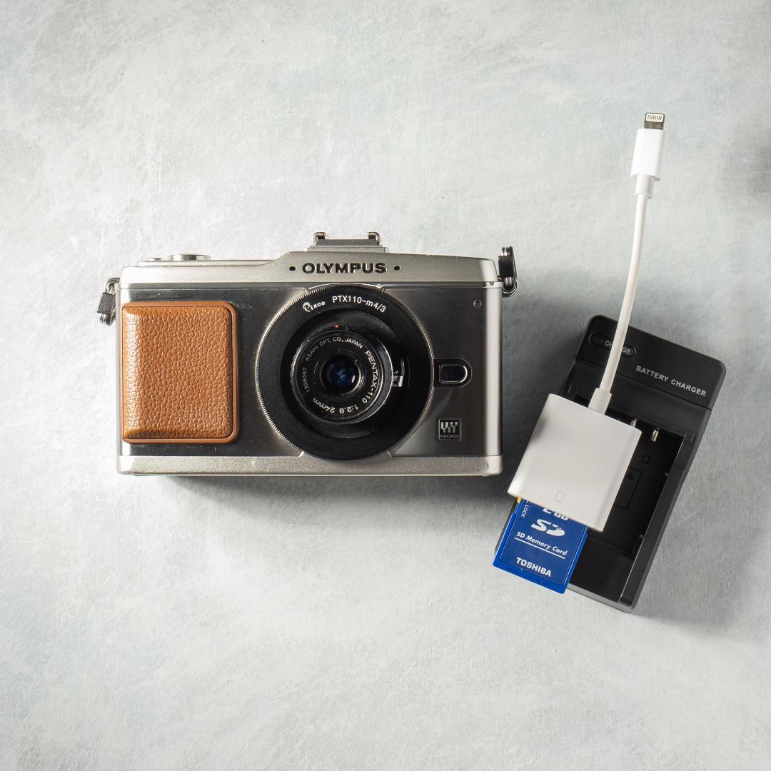 写ルンです感覚のコンデジ】OLYMPUS PEN E-P2 24mm カメラ