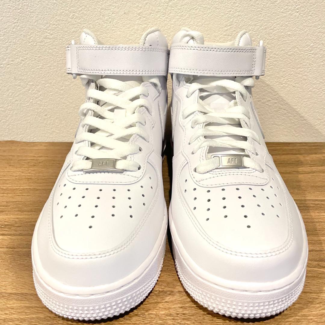 07 WHITE