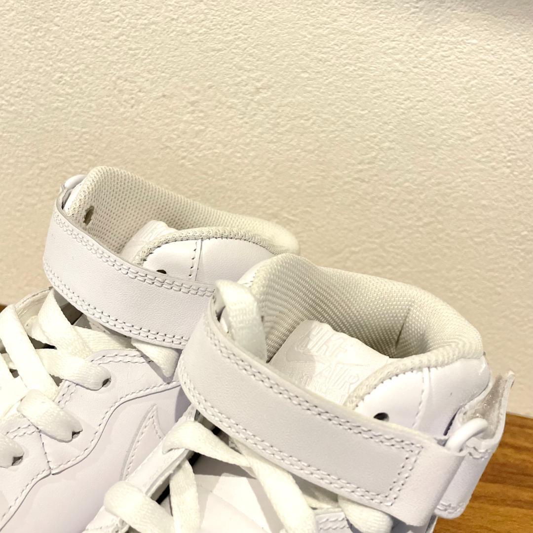 NIKE AIR