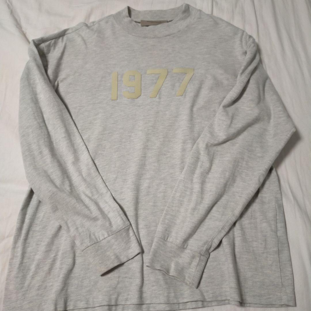 ESSENTIALS 1977 ロンT FOG ESSENTIALS 1977 ロングスリーブ Tシャツ