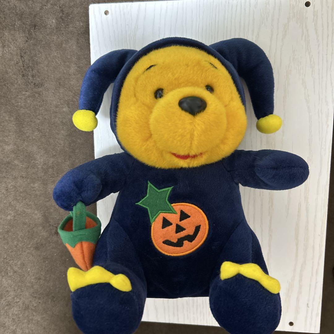 レア！くまのプーさんピンバッジ　ハロウィンデビル　ディズニーストア ディズニーストア くまのプーさん ハロウィン 悪魔 - メルカリ