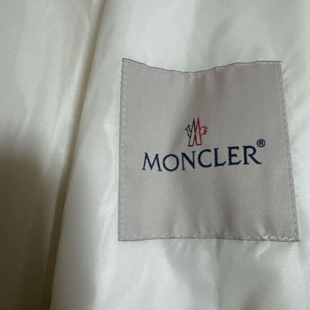 MONCLER (モンクレール)CECILEナイロンジップアップパーカーホワイト