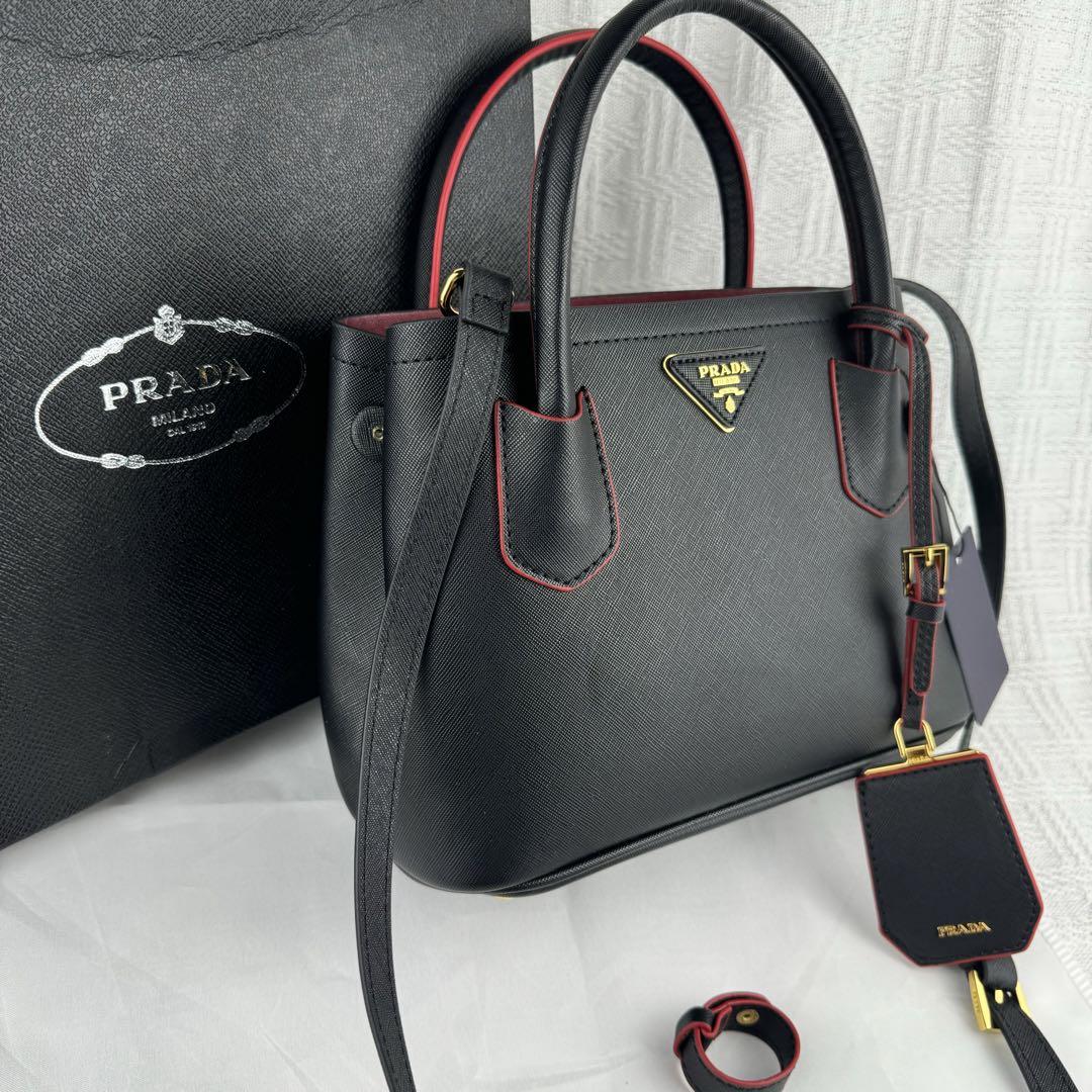 【美品】 PRADA プラダノベルティショルダーバック