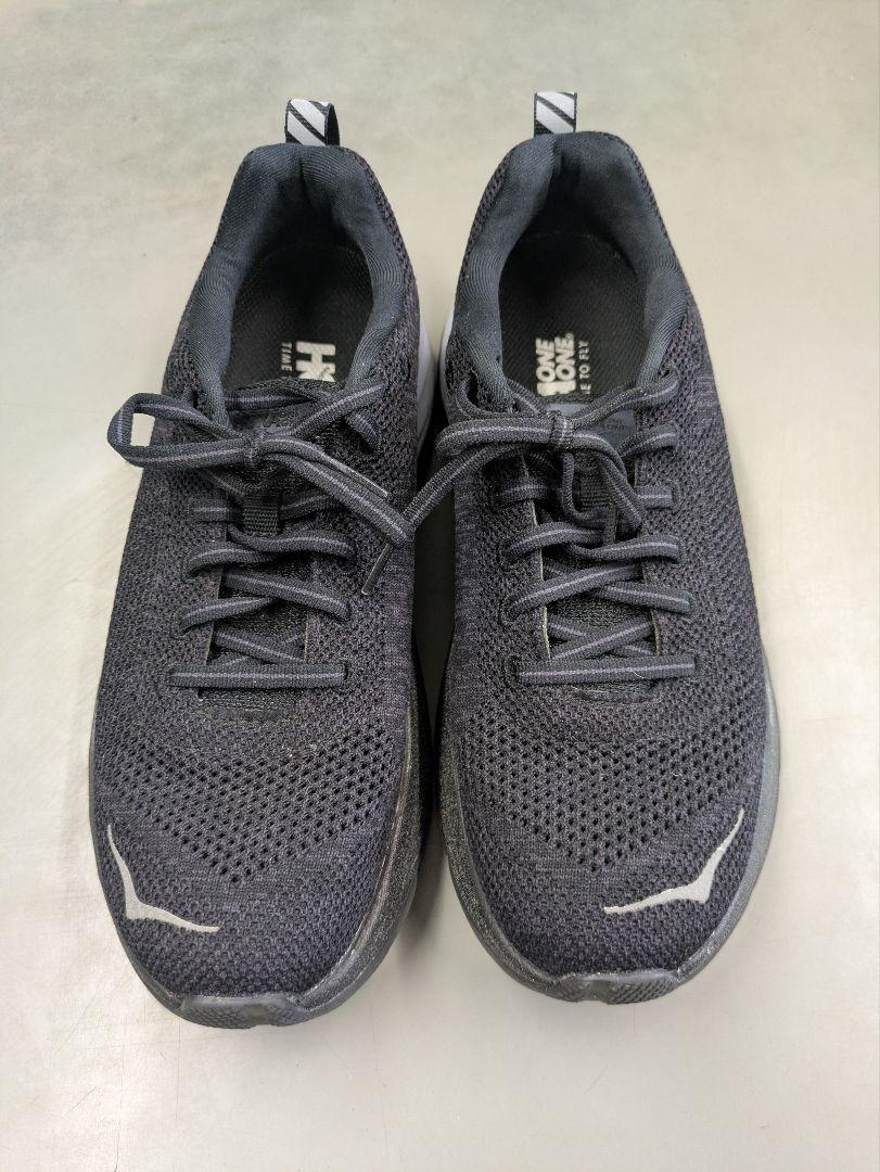 HOKA ブラック スニーカー ランニング