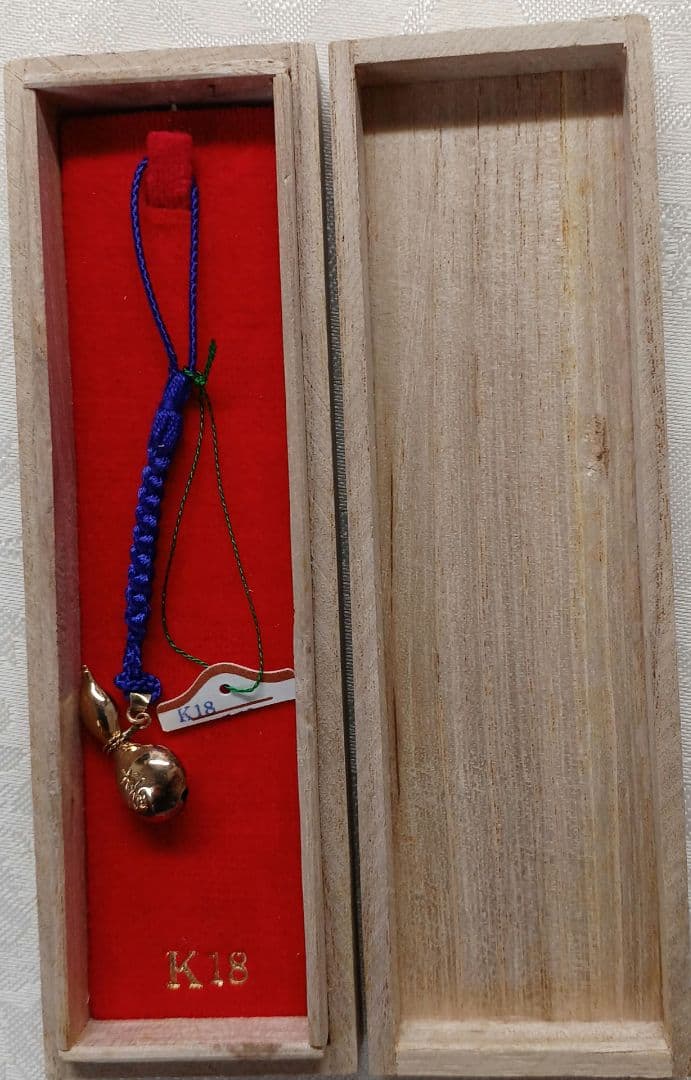 K18　 鈴根付　ヘチマ 　お守り 　縁起物