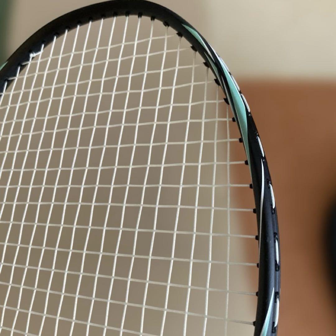 【美品】MIZUNOバドミントンラケットLuminasonic AEROケース付