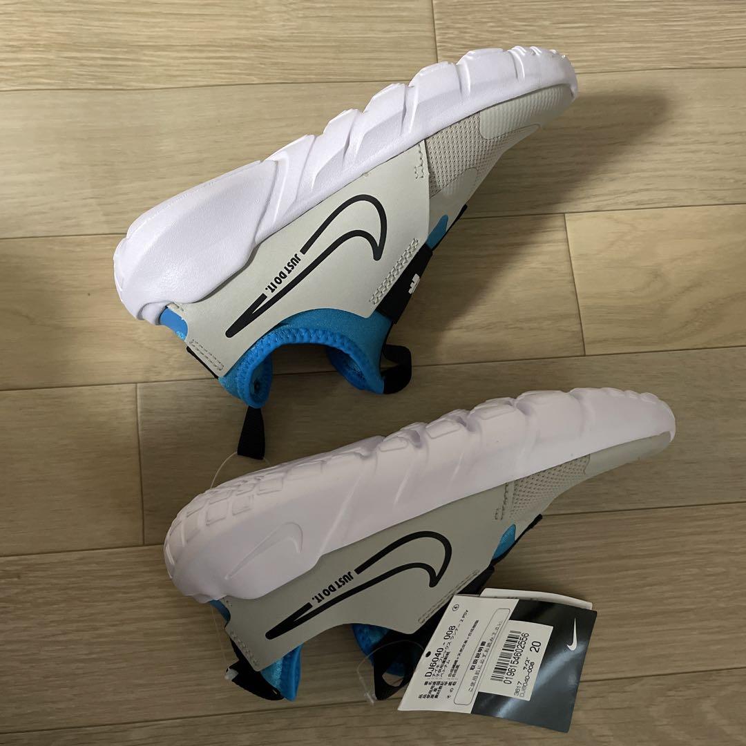 新品　NIKE スニーカー　20 フレックスランナー