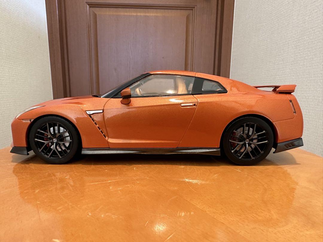GT-R モデルカー　1/18 オレンジ