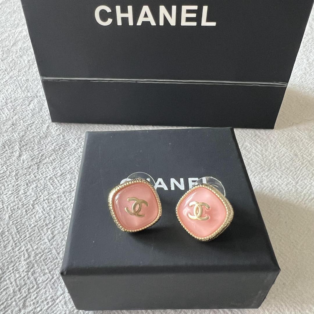 CHANEL ピンク スクエア型 ピアス