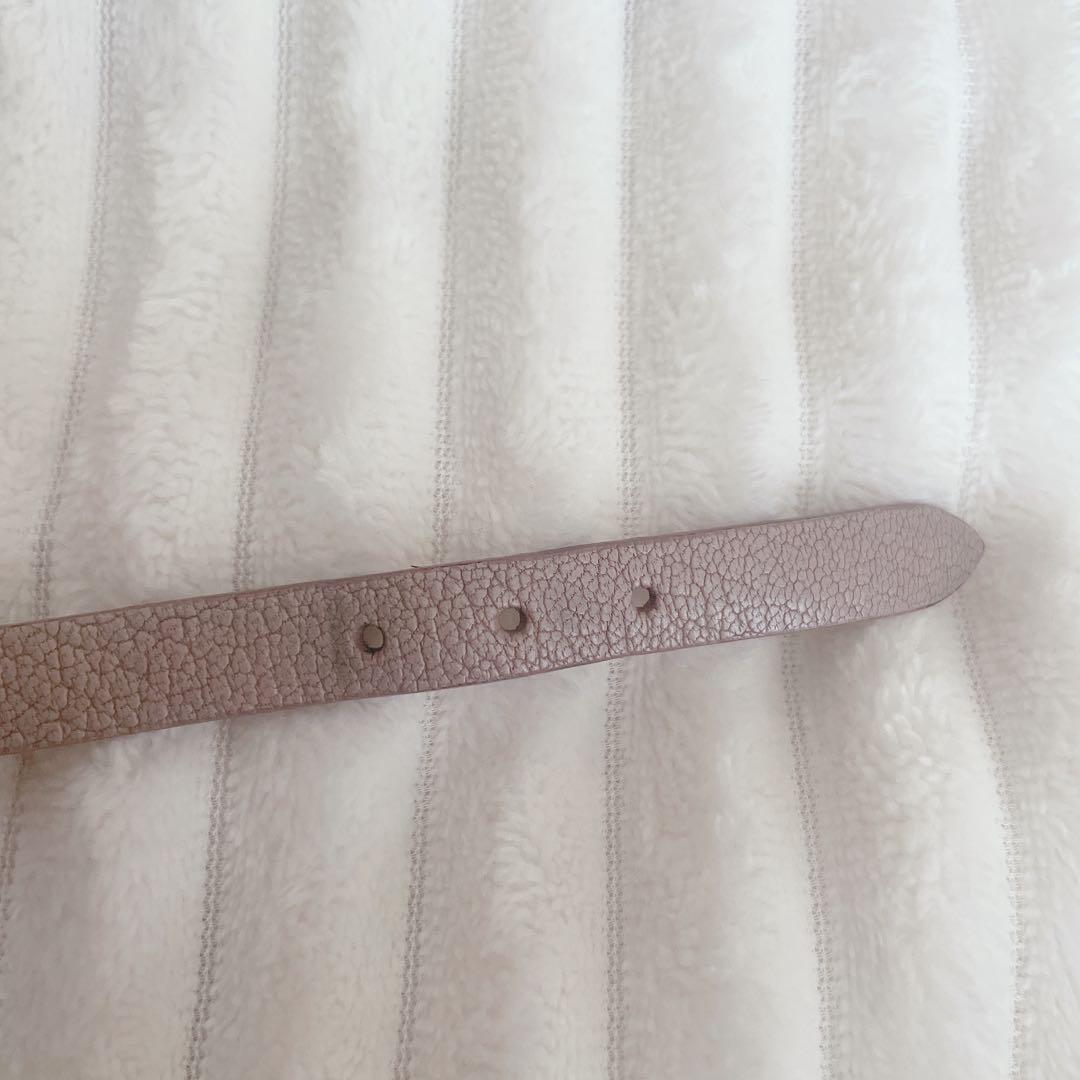 MIU MIU 猫チャーム付きレザーブレスレット
